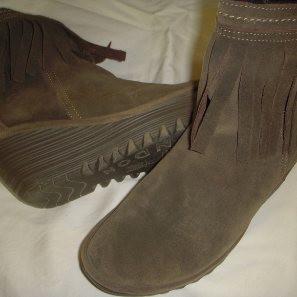 fly london yagi fringe boot